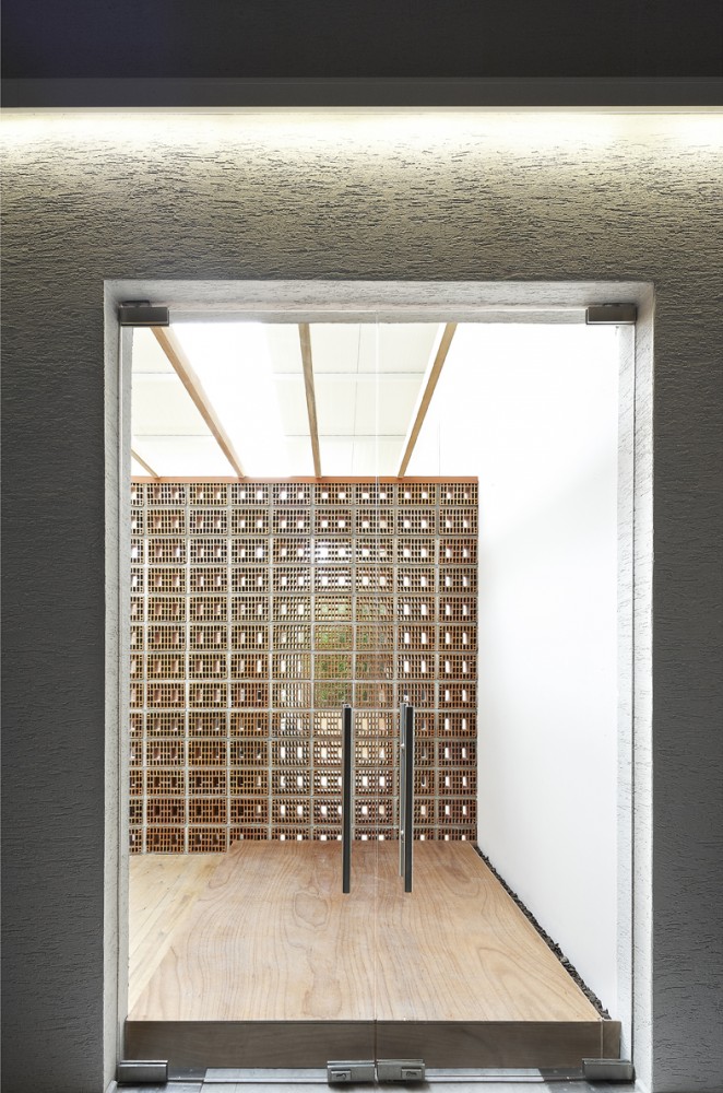 Orfi Sera / YERce Architecture