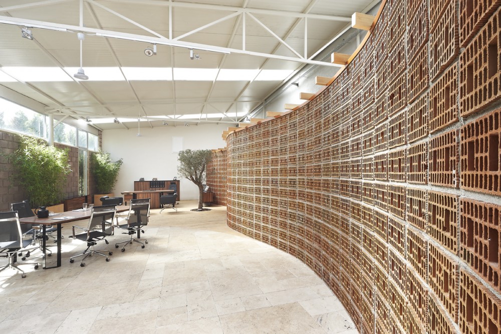Orfi Sera / YERce Architecture