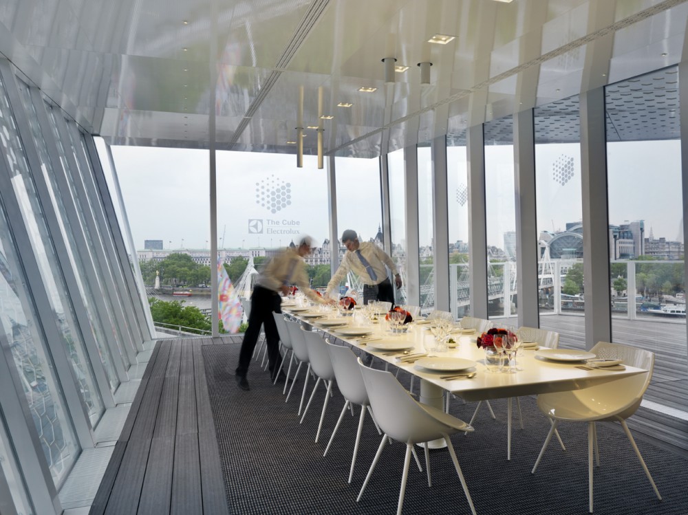 The Cube in London / Park Associati