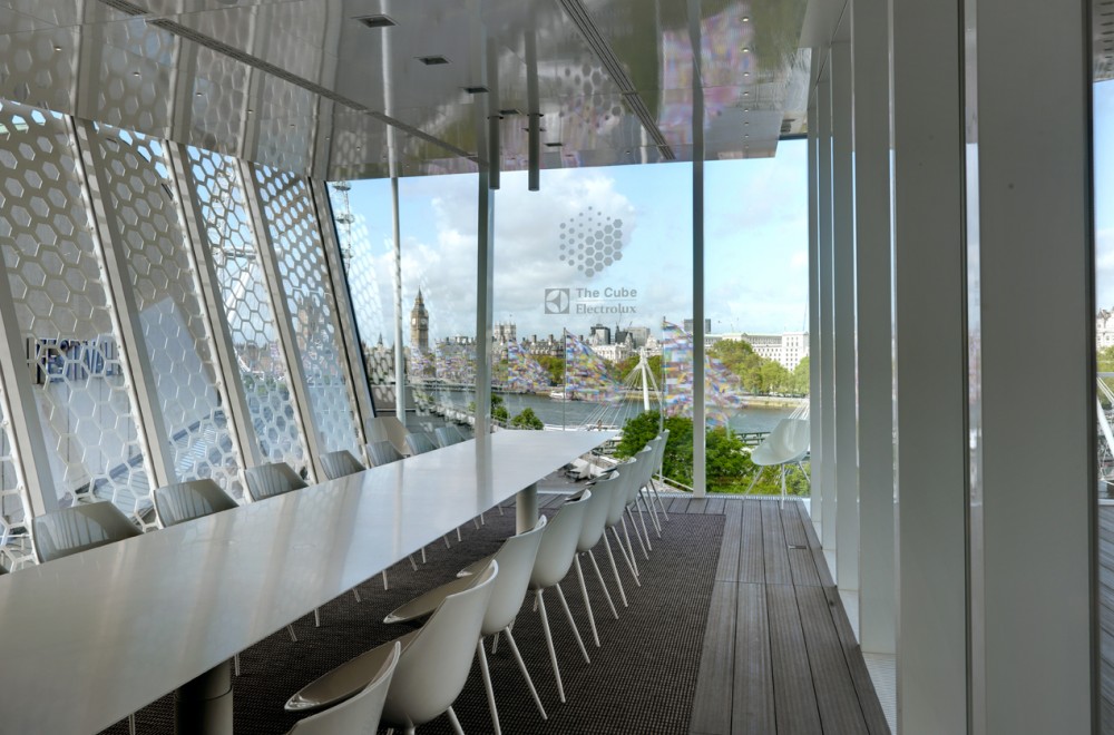 The Cube in London / Park Associati