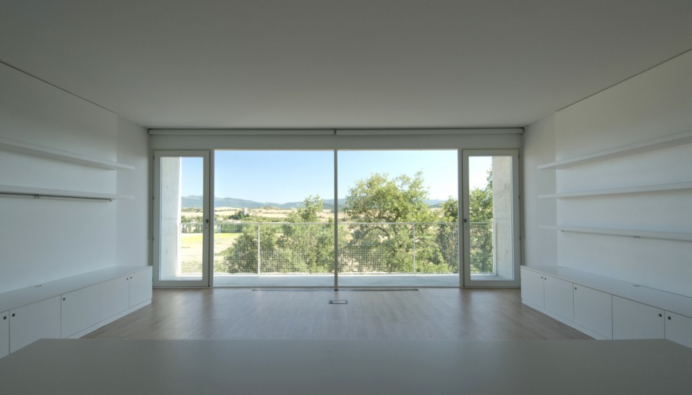 Dwelling Etura / Roberto Ercilla Arquitectura