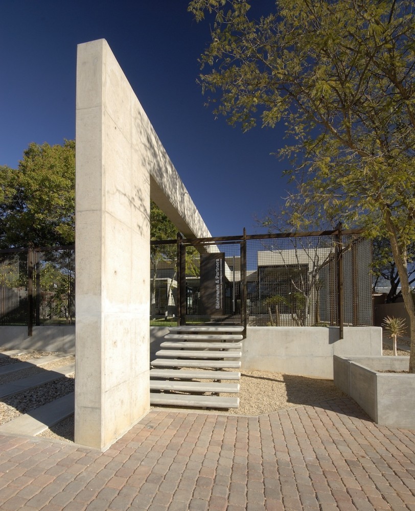 Offices for Bührmann & Partners / Wasserfall Munting Architects