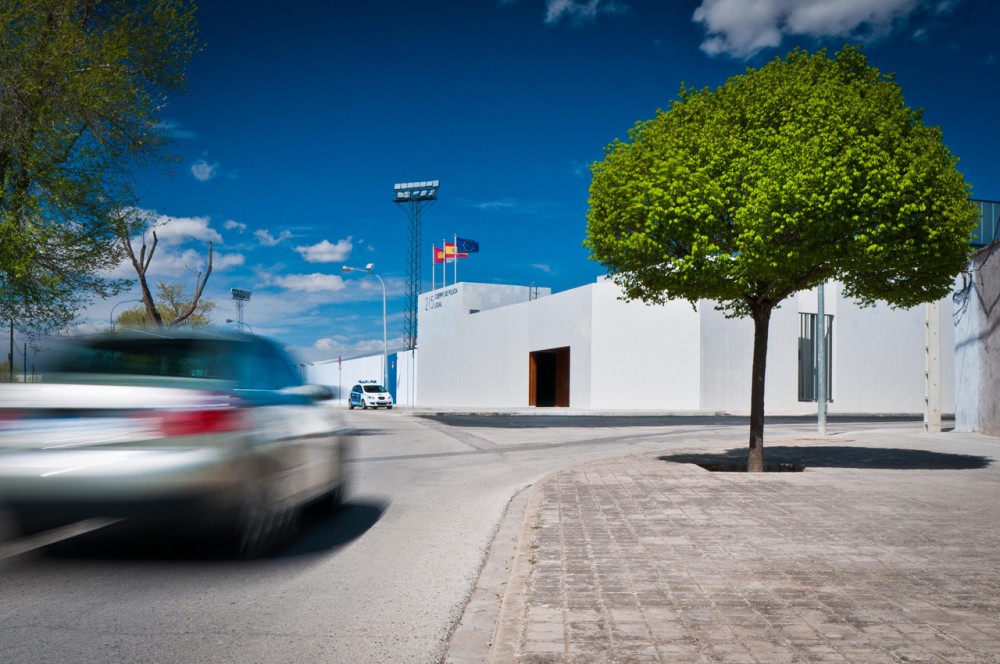 Police Station of Manzanares / Estudio Lamazeta