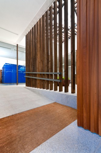 Police Station of Manzanares / Estudio Lamazeta