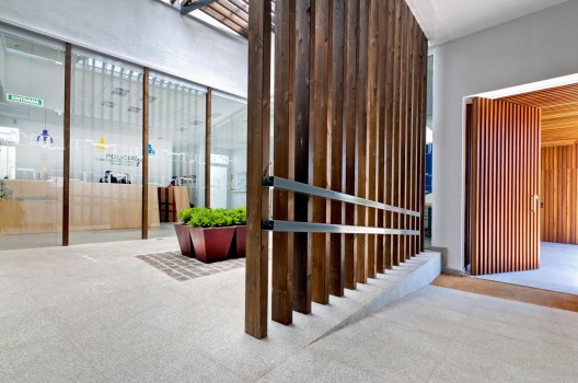 Police Station of Manzanares / Estudio Lamazeta