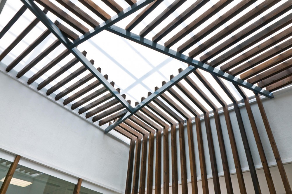Police Station of Manzanares / Estudio Lamazeta