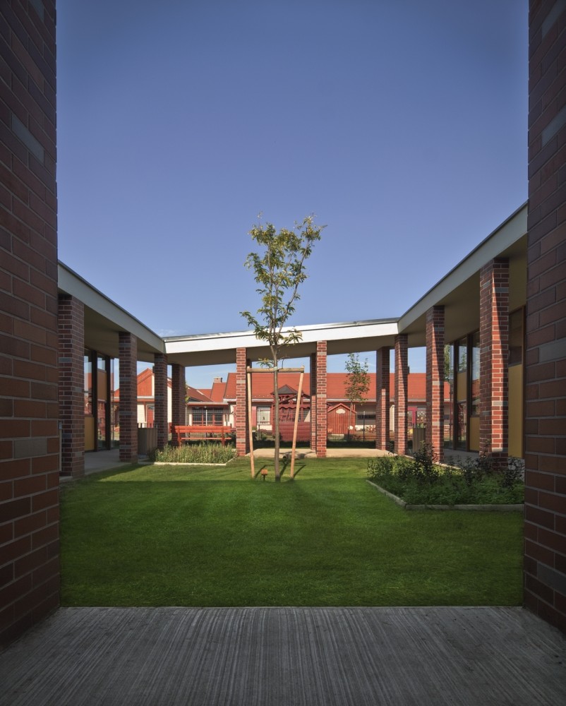 Daycare in Zsámbék / Földes & Co. Architects Ltd.