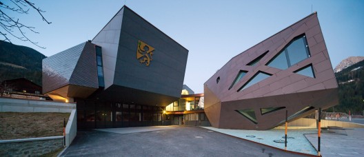 Community Center in Abfaltersbach / Machné Architekten