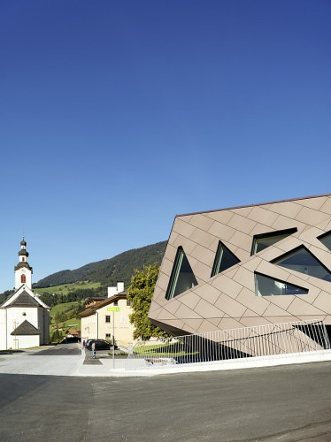 Community Center in Abfaltersbach / Machné Architekten