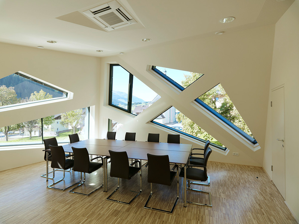 Community Center in Abfaltersbach / Machné Architekten