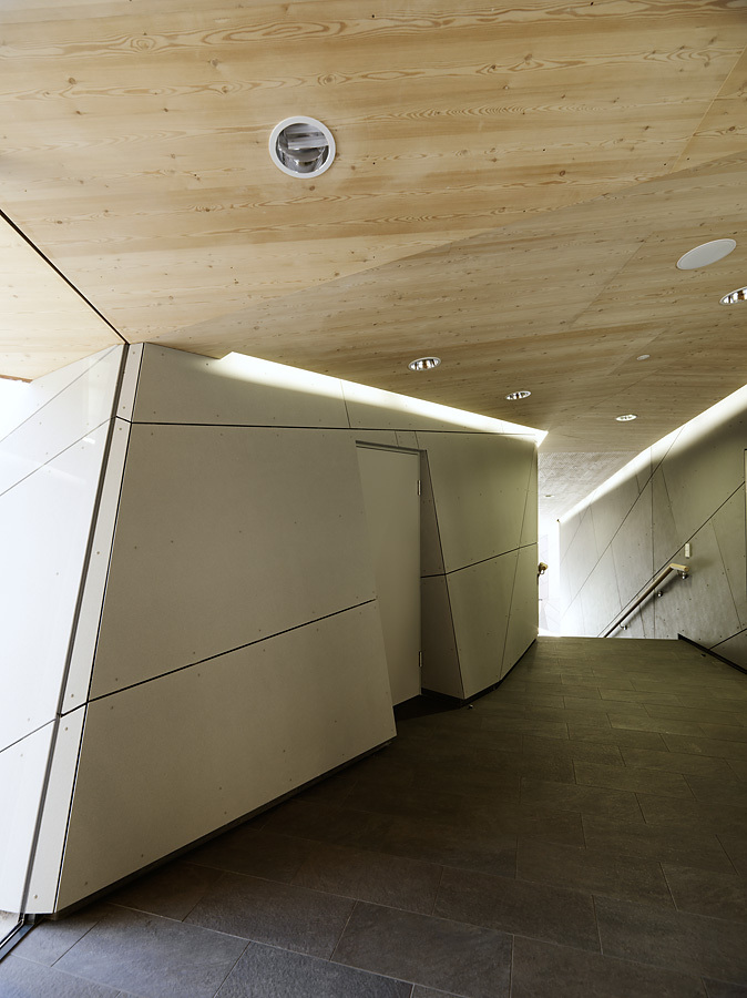 Community Center in Abfaltersbach / Machné Architekten