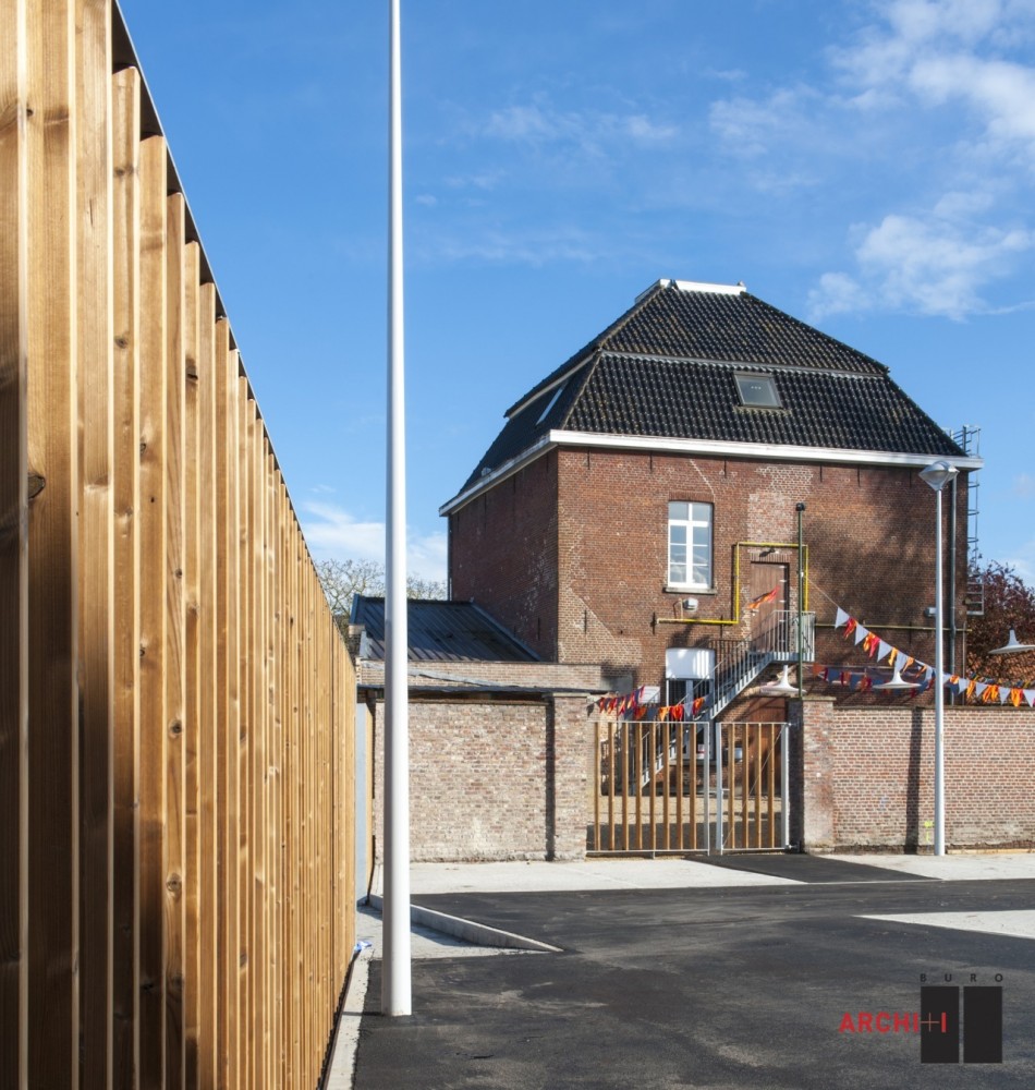 Poperinge Youth Centre / Buro II & Archi+I