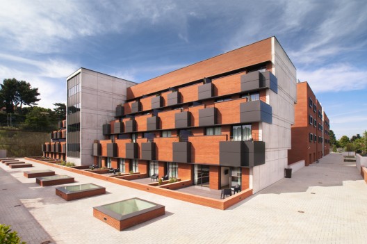 Residential Center Cugat Natura / JF Arquitectes
