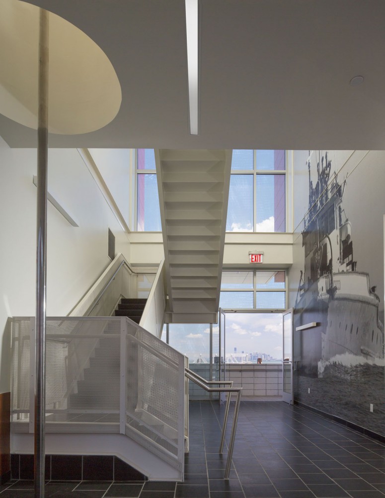 FDNY Marine Company 9 / Sage and Coombe Architects