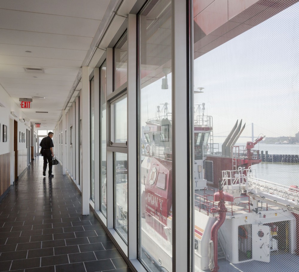 FDNY Marine Company 9 / Sage and Coombe Architects