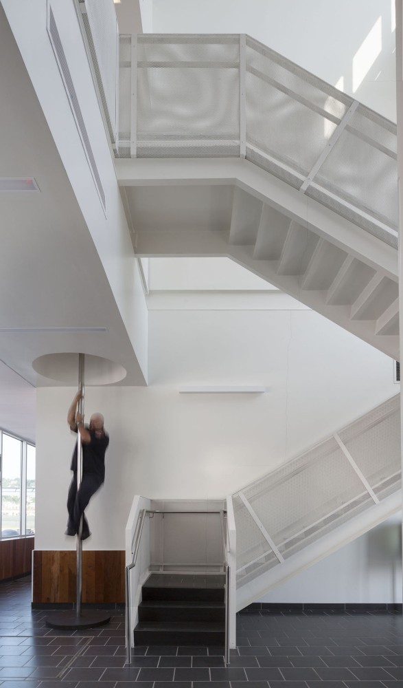 FDNY Marine Company 9 / Sage and Coombe Architects