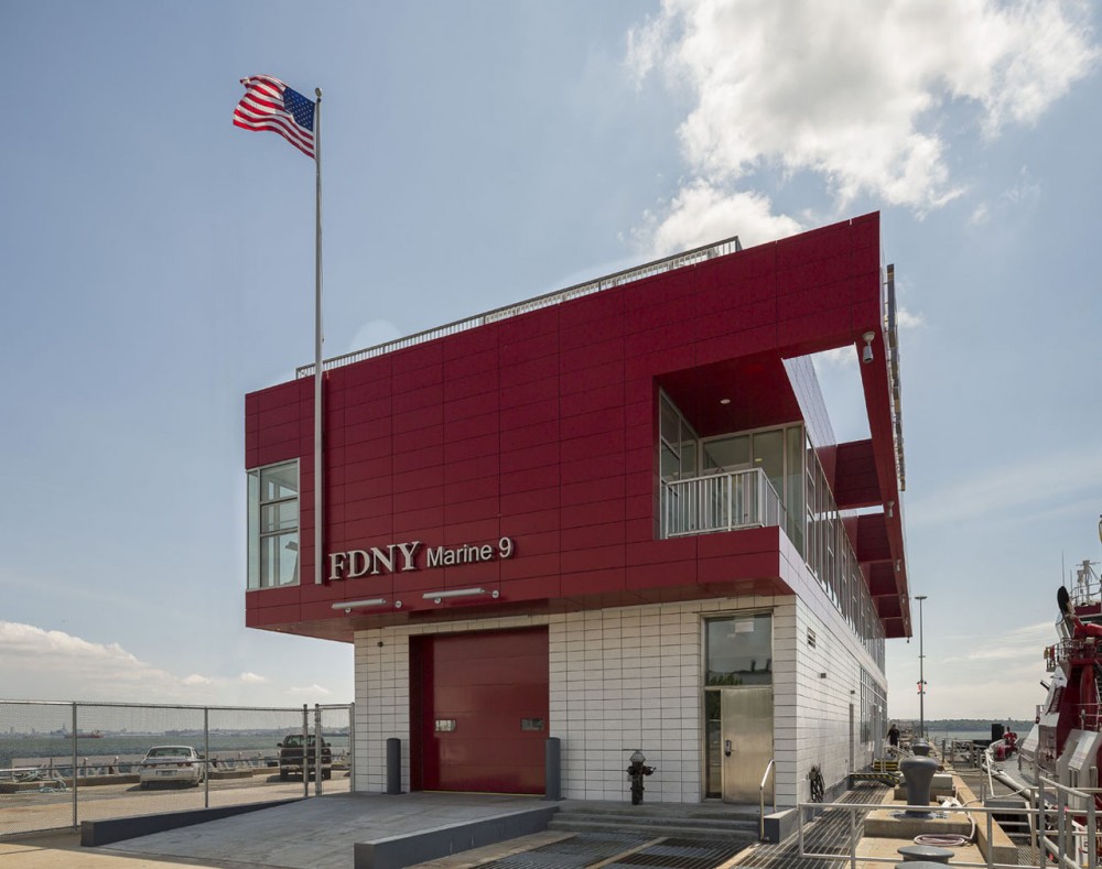 FDNY Marine Company 9 / Sage and Coombe Architects