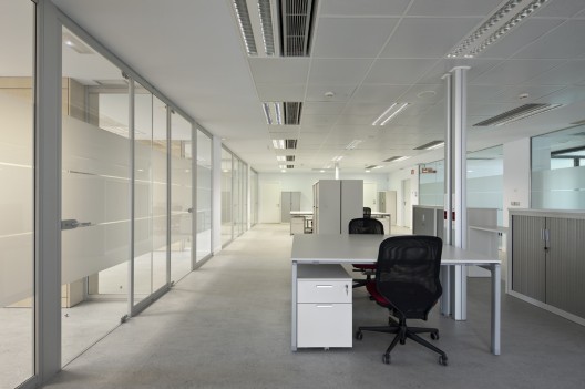 Etxezabala Office Building / AH Asociados