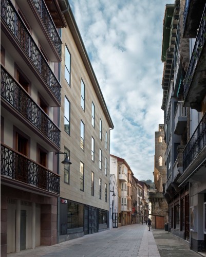 Etxezabala Office Building / AH Asociados