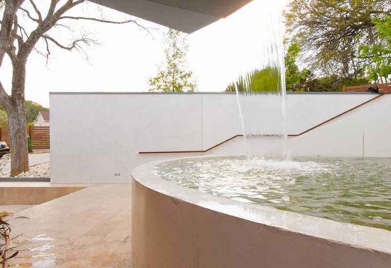 Cascading Creek House / Bercy Chen Studio