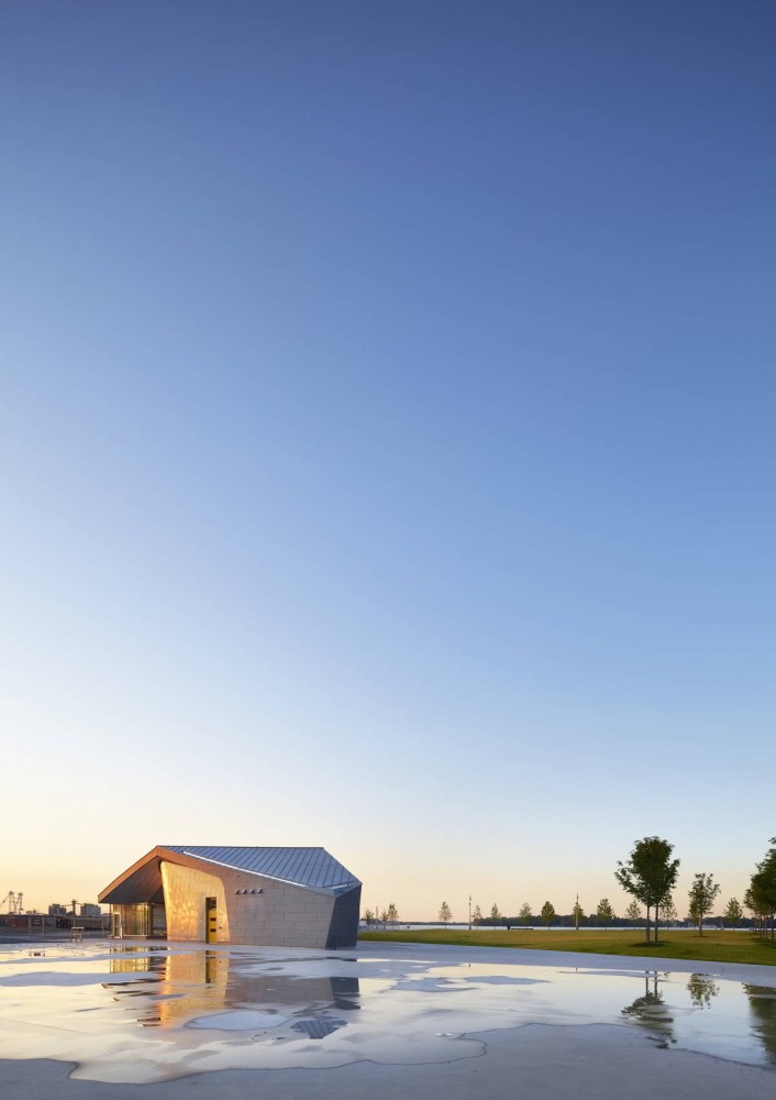 Sherbourne Common Pavilion / Teeple Architects