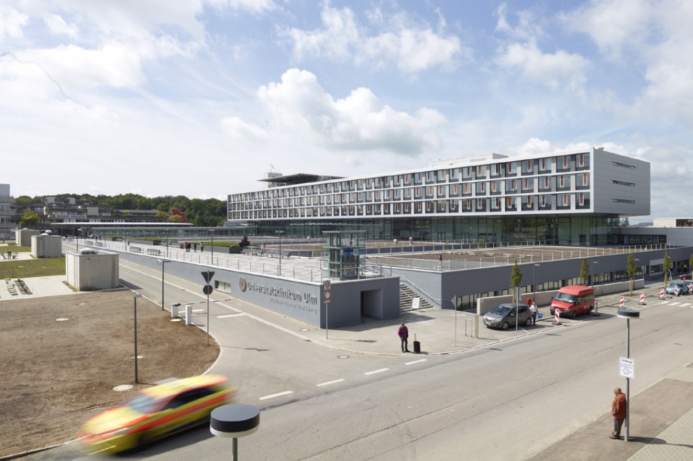 Ulm Surgical Center /  KSP Jürgen Engel Architekten