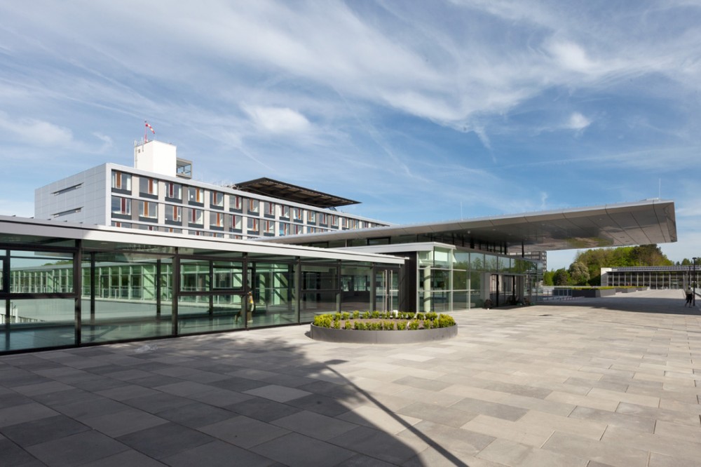 Ulm Surgical Center /  KSP Jürgen Engel Architekten