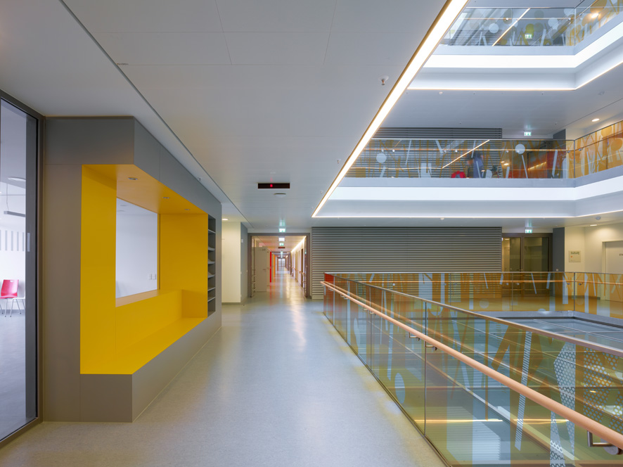 Ulm Surgical Center /  KSP Jürgen Engel Architekten