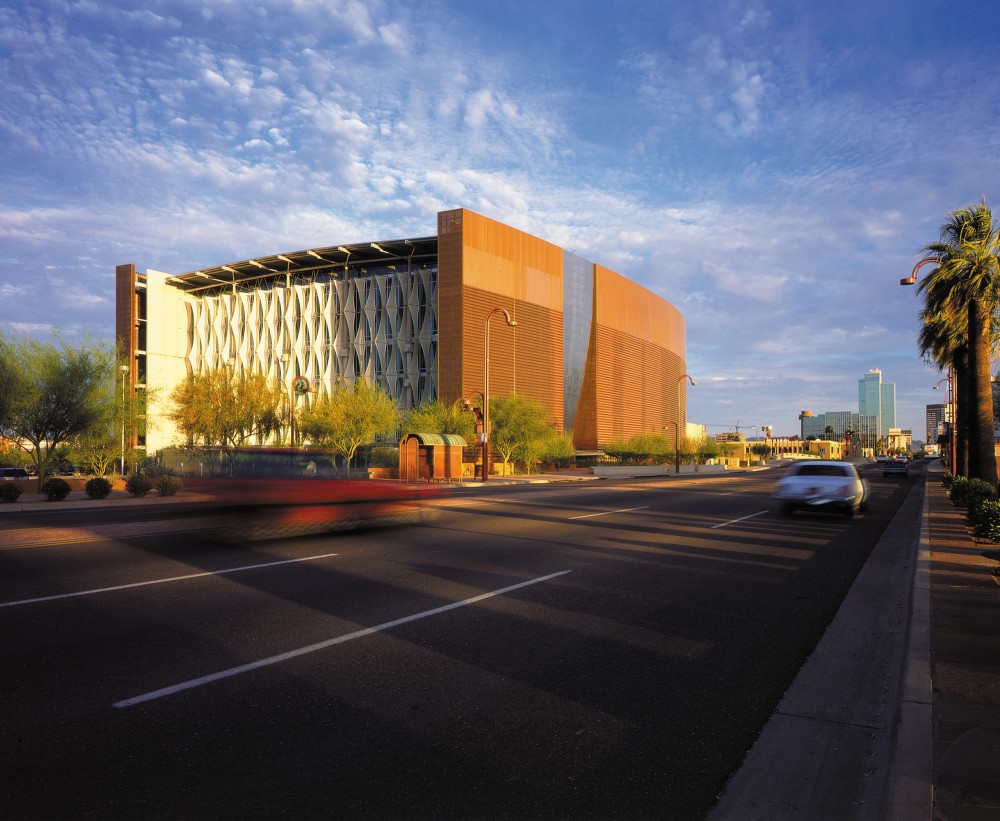 Burton Barr Central Library / Will Bruder+PARTNERS