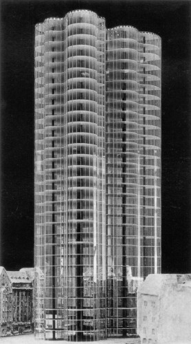 2 Mies van der Rohe - Maquette Glazen Wolkenkrabber 1922