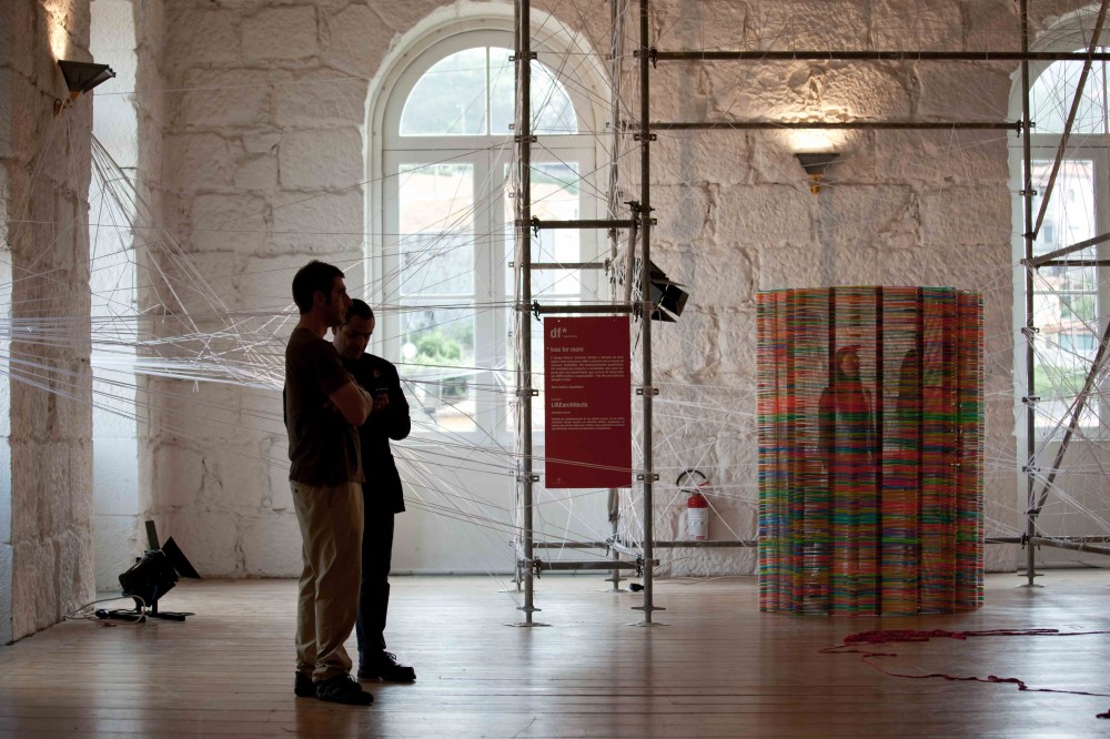 Chromatic Screen / Like Architects