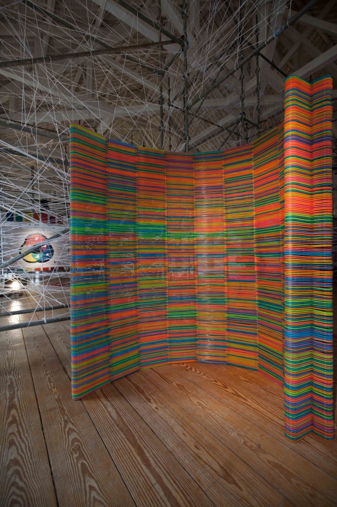 Chromatic Screen / Like Architects