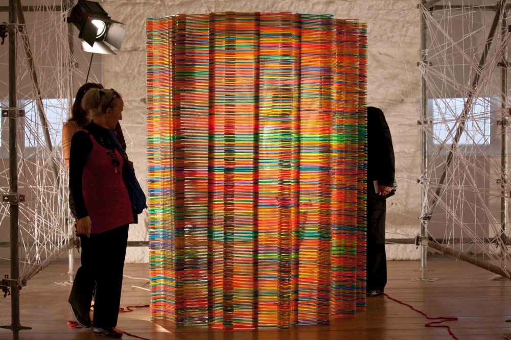 Chromatic Screen / Like Architects
