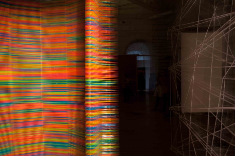 Chromatic Screen / Like Architects