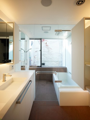 N-House / Takato Tamagami