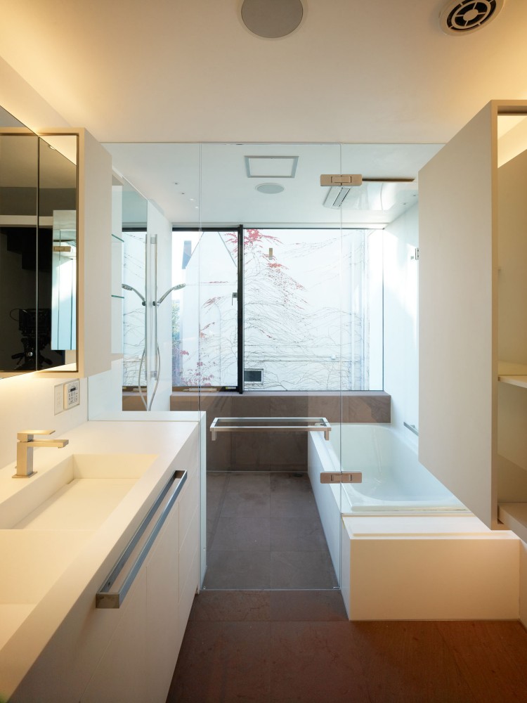 N-House / Takato Tamagami
