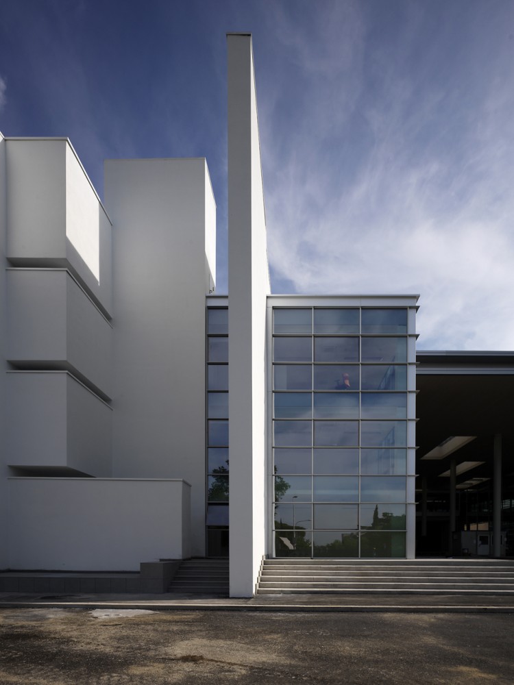 New Entrance of Careggi Hospital / IPOSTUDIO Architects