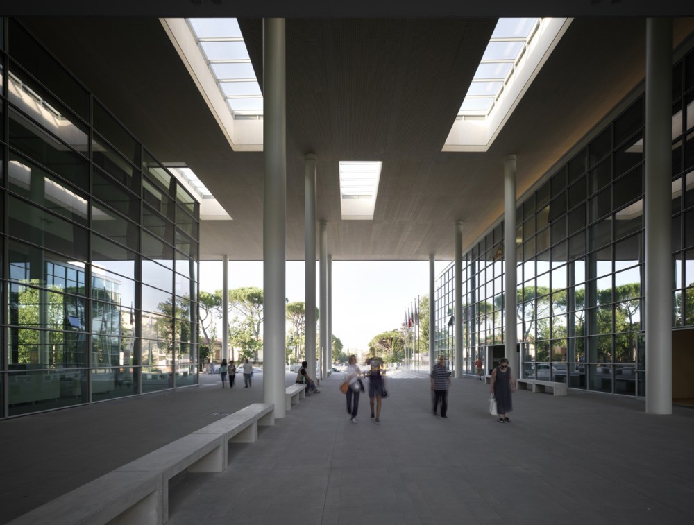 New Entrance of Careggi Hospital / IPOSTUDIO Architects