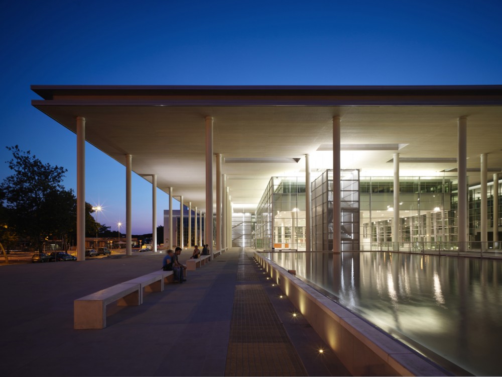 New Entrance of Careggi Hospital / IPOSTUDIO Architects