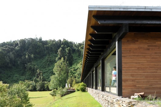 House at lake Rupanco / Izquierdo Lehmann