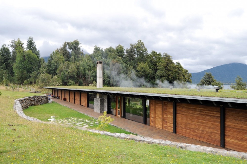 House at lake Rupanco / Izquierdo Lehmann
