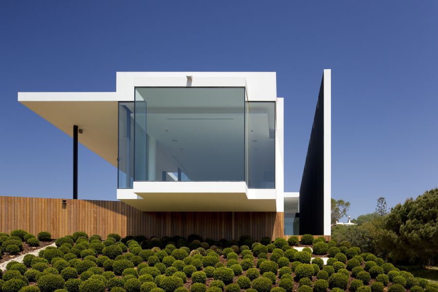 Casa Vale do Lobo / ARQUI + Lda