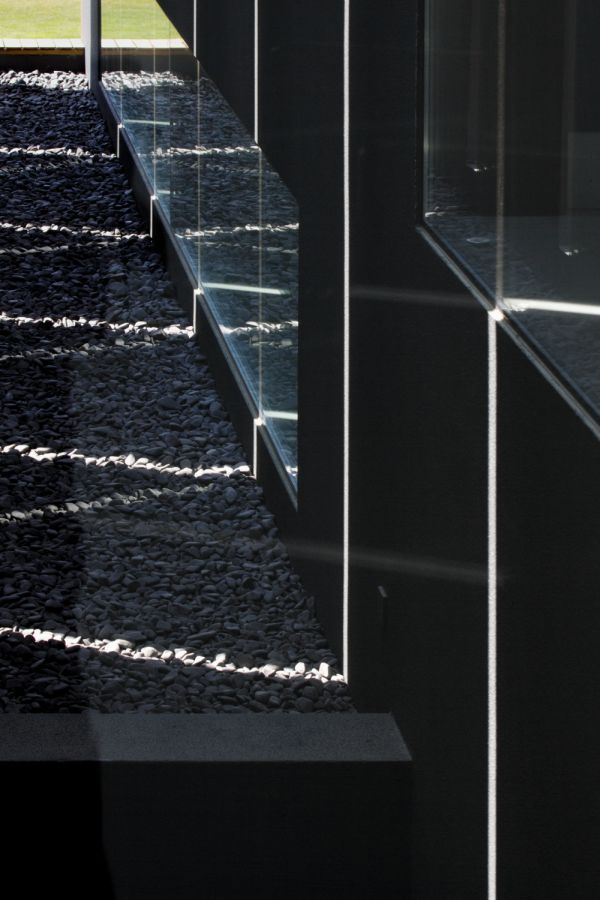 Casa Vale do Lobo / ARQUI + Lda
