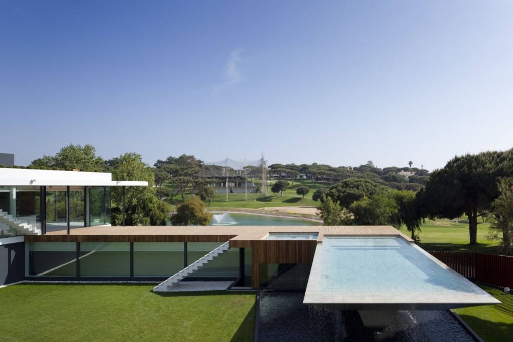 Casa Vale do Lobo / ARQUI + Lda