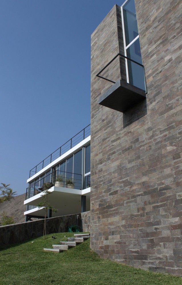 Viewpoint House / 2.8x arquitectos