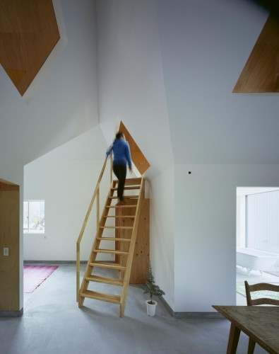 House in hieidaira / Tato Architects