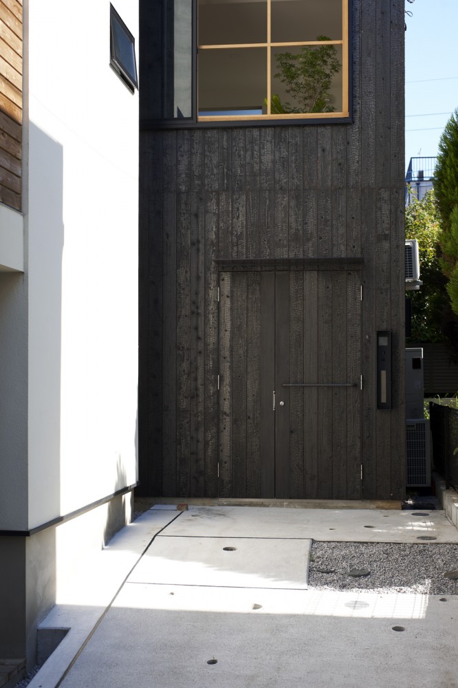 House in Futakoshinchi / Tato Architects