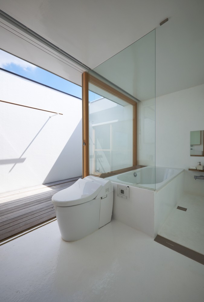 House in Futakoshinchi / Tato Architects