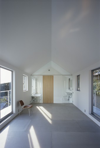 House in Rokko / Tato Architects