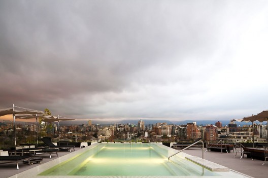 NOI Hotel / Jorge Figueroa + Asociados